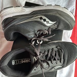 Saucony Women Echelon 8 Sneakers Running Shoes size 9 black